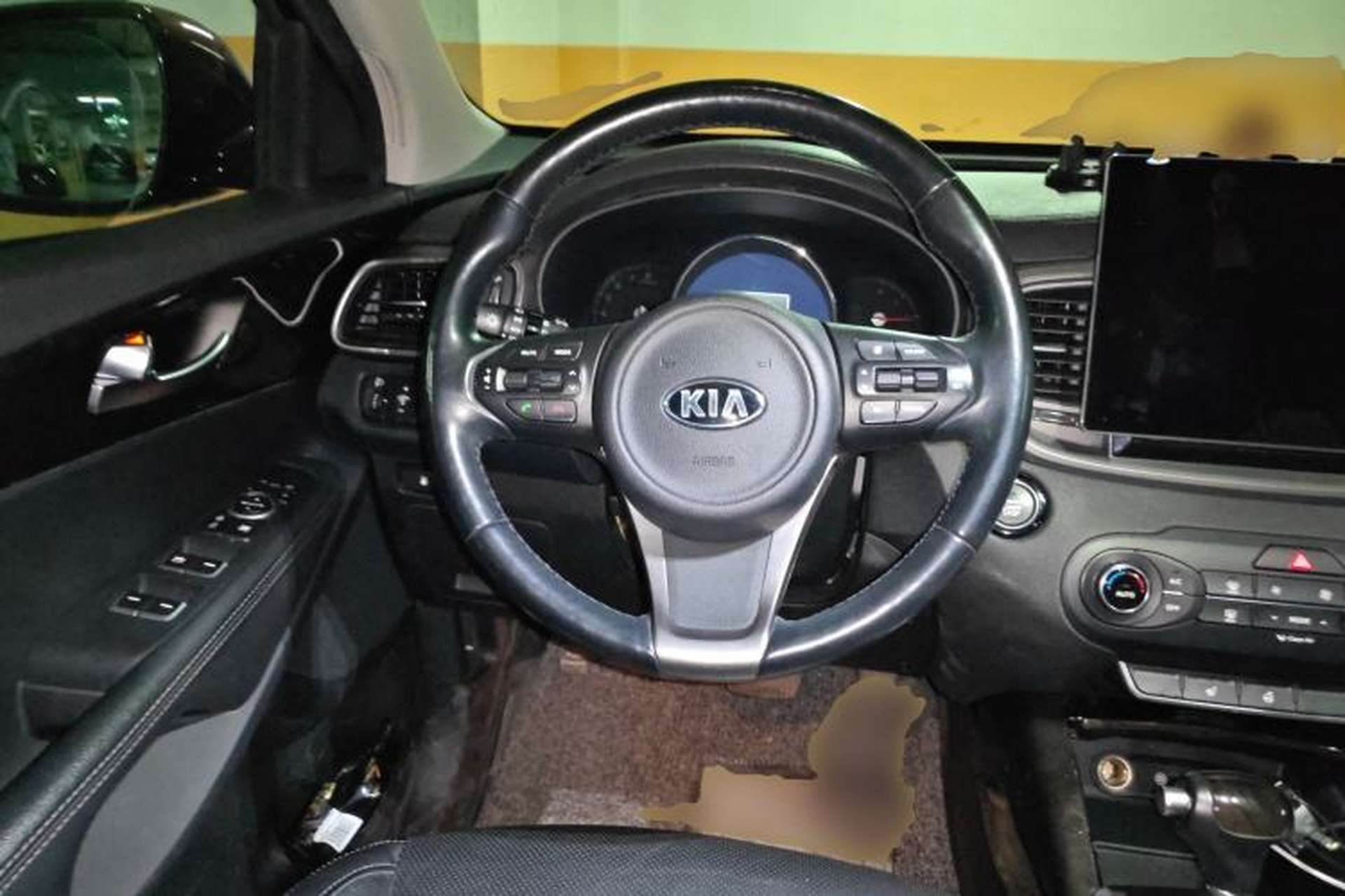 Used Kia Sorento 2015 Sorento L 2.4L Gasoline 4WD Elite Edition 7 Seats China IV Standard Steering Wheel