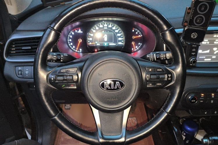 Used Kia Sorento 2015 Sorento L 2.4L Gasoline 4WD Elite Edition 7 Seats China IV Standard Steering Wheel