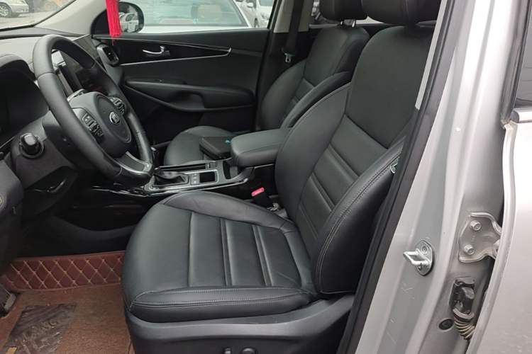 Used Kia Sorento 2015 Sorento L 2.2T Diesel 4WD Elite Edition 5 Seats China IV Standard Left Front Seat