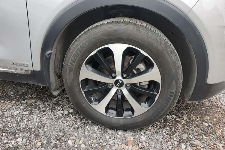 Used Kia Sorento 2015 Sorento L 2.2T Diesel 4WD Elite Edition 5 Seats China IV Standard Right Front Wheel Hub