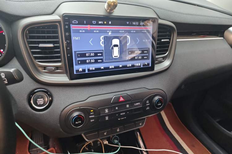Used Kia Sorento 2015 Sorento L 2.4L Gasoline 4WD Elite Edition 7 Seats China V Emission Standard Audio And AC Panel