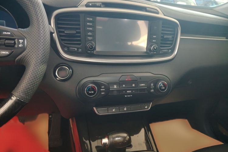 Used Kia Sorento 2015 Sorento L 2.4L Gasoline 4WD Elite Edition 7 Seats China IV Standard Audio And AC Panel