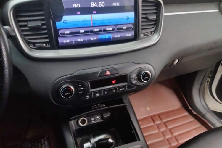 Used Kia Sorento 2015 Sorento L 2.2T Diesel 4WD Sport Edition 7 Seats Audio And AC Panel