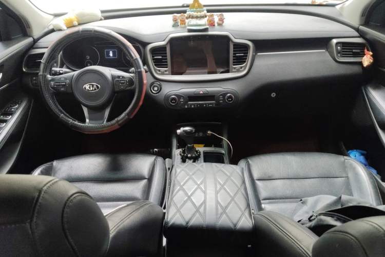 Used Kia Sorento 2015 Sorento L 2.4L Gasoline 4WD Sport Edition 5 Seats China IV Standard Center Console