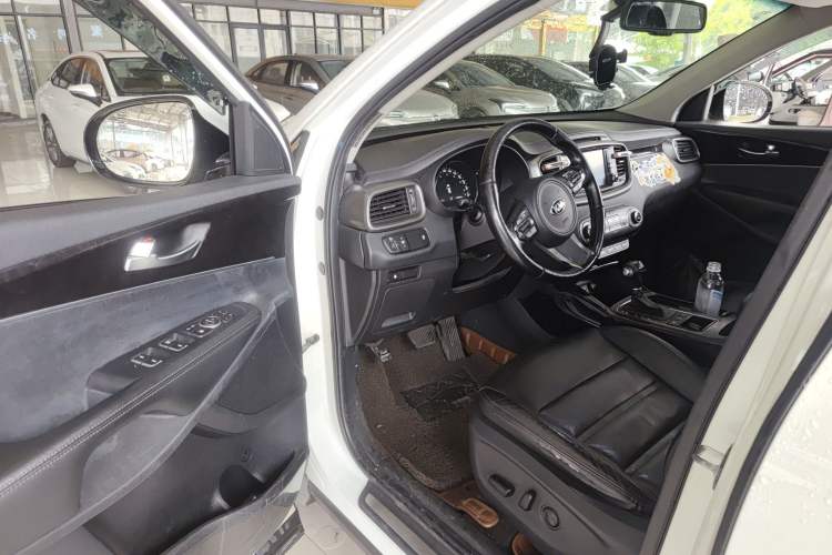 Used Kia Sorento 2015 Sorento L 2.4L Gasoline 4WD Elite Edition 5 Seats China IV Standard Driver Seat