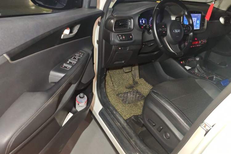 Used Kia Sorento 2015 Sorento L 2.4L Gasoline 4WD Sport Edition 5 Seats China IV Standard Driver Seat