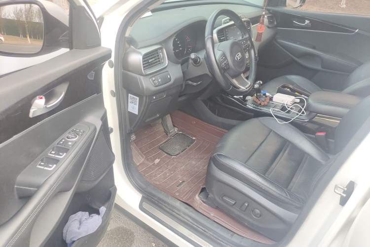 Used Kia Sorento 2015 Sorento L 2.4L Gasoline 4WD Elite Edition 5 Seats China IV Standard Driver Seat