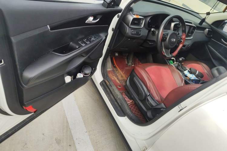 Used Kia Sorento 2015 Sorento L 2.4L Gasoline 4WD Sport Edition 5 Seats China IV Standard Driver Seat