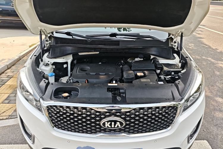 Used Kia Sorento 2015 Sorento L 2.4L Gasoline 4WD Elite Edition 5 Seats China IV Standard Engine Bay