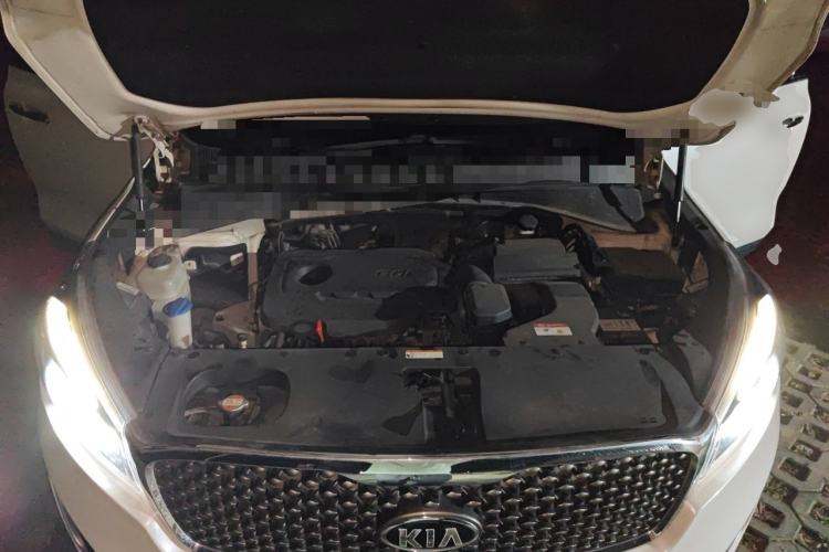 Used Kia Sorento 2015 Sorento L 2.4L Gasoline 4WD Elite Edition 7 Seats China IV Standard Engine Bay