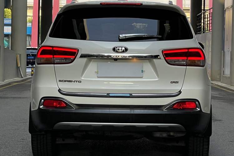 Used Kia Sorento 2015 Sorento L 2.2T Diesel 4WD Prestige Edition 7 Seats China IV Standard Exterior 2