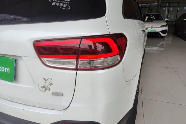 Used Kia Sorento 2015 Sorento L 2.4L Gasoline 4WD Elite Edition 5 Seats China IV Standard Exterior 3