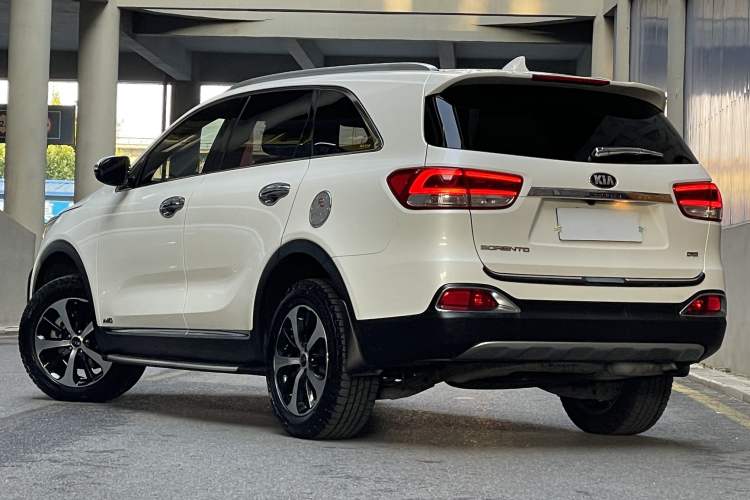Used Kia Sorento 2015 Sorento L 2.2T Diesel 4WD Prestige Edition 7 Seats China IV Standard Exterior 4