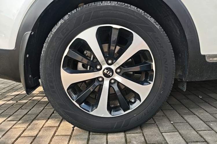 Used Kia Sorento 2015 Sorento L 2.4L Gasoline 4WD Elite Edition 5 Seats China IV Standard Exterior 5