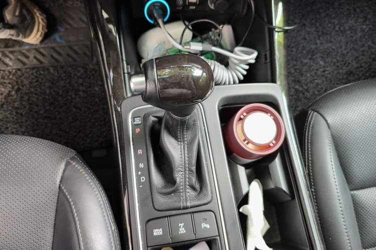 Used Kia Sorento 2015 Sorento L 2.4L Gasoline 4WD Elite Edition 7 Seats China V Emission Standard Gear Lever