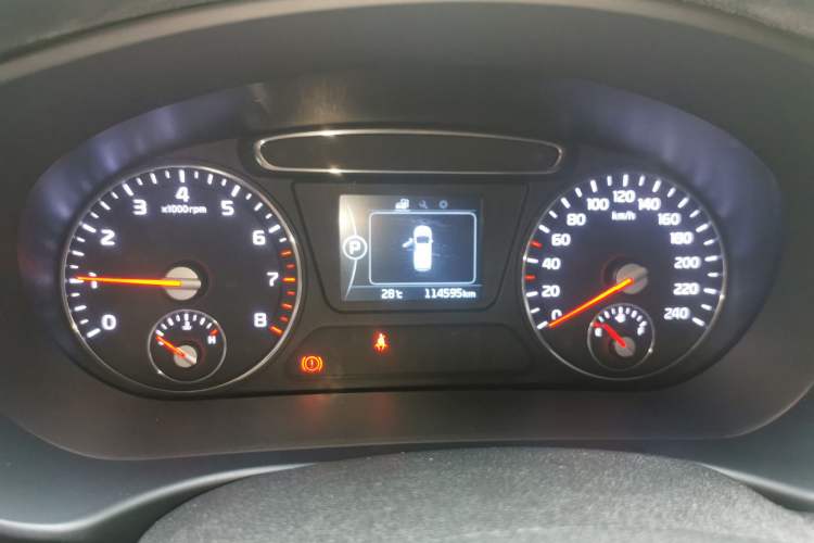 Used Kia Sorento 2015 Sorento L 2.4L Gasoline 4WD Sport Edition 5 Seats China IV Standard Instrument Cluster