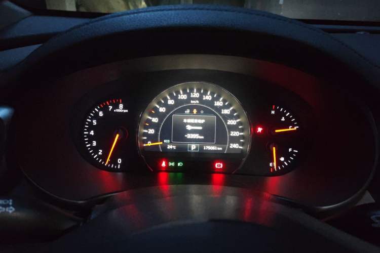 Used Kia Sorento 2015 Sorento L 2.4L Gasoline 4WD Elite Edition 7 Seats China IV Standard Instrument Cluster