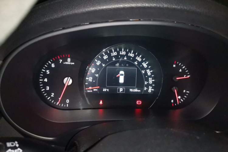 Used Kia Sorento 2015 Sorento L 2.4L Gasoline 4WD Elite Edition 5 Seats China IV Standard Instrument Cluster