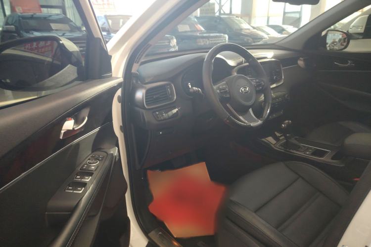 Used Kia Sorento 2015 Sorento L 2.4L Gasoline 4WD Elite Edition 7 Seats China IV Standard Interior 2