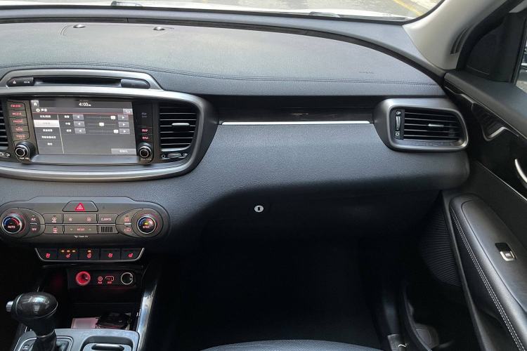 Used Kia Sorento 2015 Sorento L 2.2T Diesel 4WD Prestige Edition 7 Seats China IV Standard Interior 4
