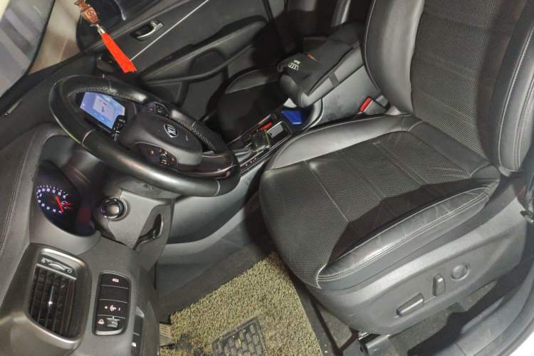 Used Kia Sorento 2015 Sorento L 2.4L Gasoline 4WD Sport Edition 5 Seats China IV Standard Left Front Seat
