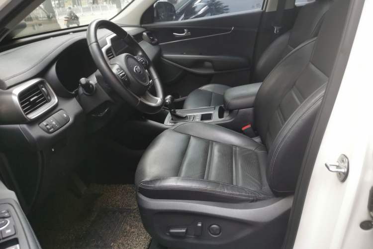 Used Kia Sorento 2015 Sorento L 2.4L Gasoline 4WD Sport Edition 5 Seats China IV Standard Left Front Seat
