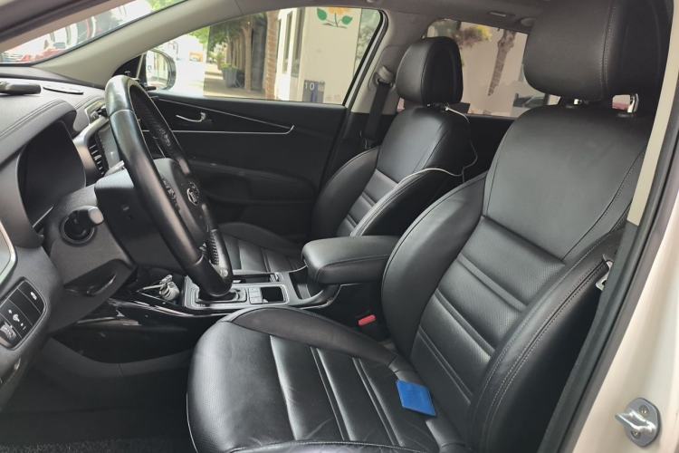 Used Kia Sorento 2015 Sorento L 2.4L Gasoline 4WD Elite Edition 7 Seats China V Emission Standard Left Front Seat