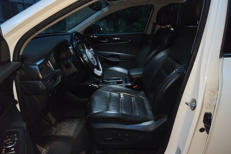 Used Kia Sorento 2015 Sorento L 2.4L Gasoline 4WD Elite Edition 7 Seats China IV Standard Left Front Seat