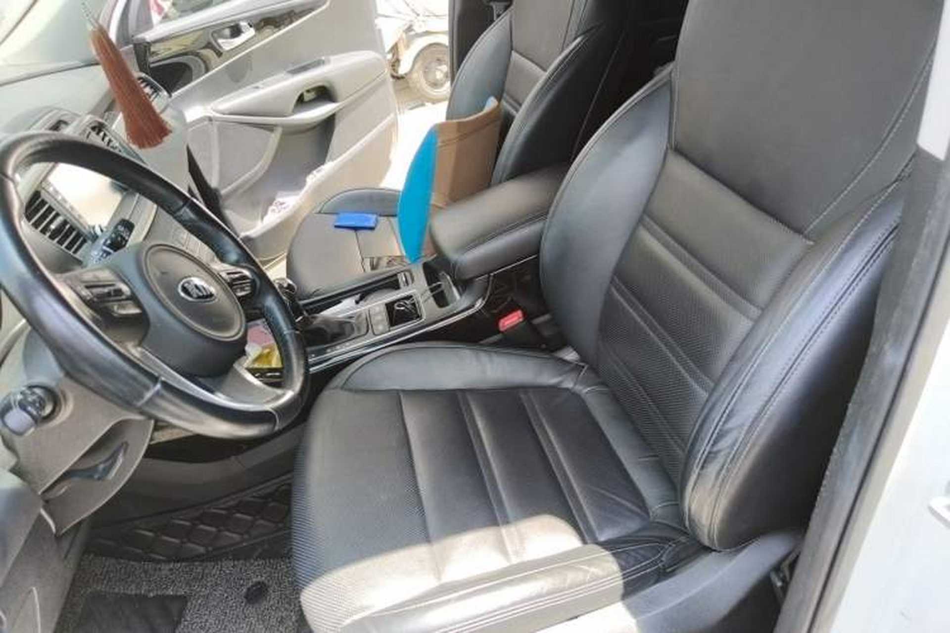Used Kia Sorento 2015 Sorento L 2.4L Gasoline 4WD Elite Edition 7 Seats China V Emission Standard Left Front Seat