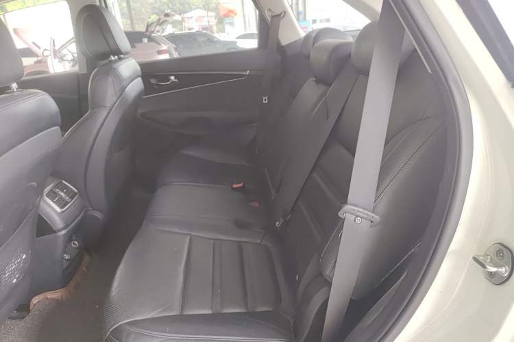 Used Kia Sorento 2015 Sorento L 2.4L Gasoline 4WD Elite Edition 5 Seats China IV Standard Left Rear Seat