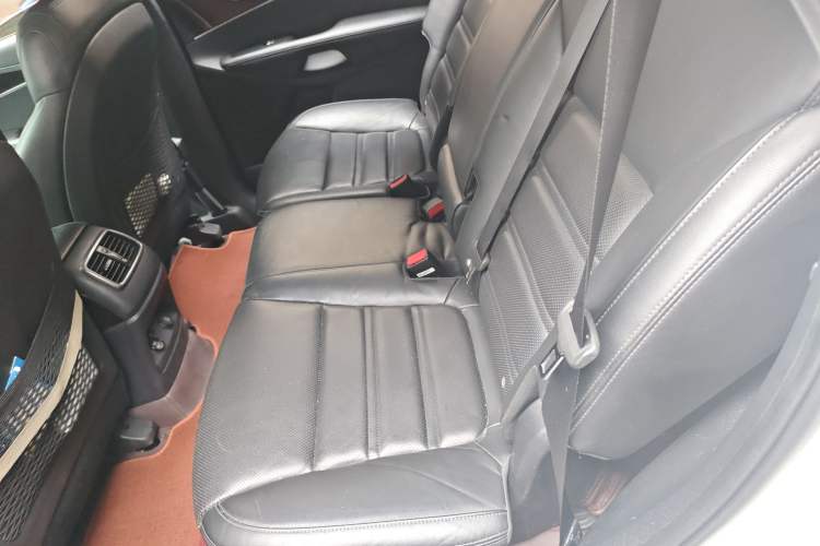 Used Kia Sorento 2015 Sorento L 2.4L Gasoline 4WD Elite Edition 7 Seats China V Emission Standard Left Rear Seat