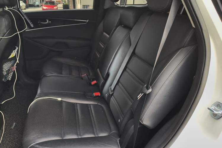 Used Kia Sorento 2015 Sorento L 2.4L Gasoline 4WD Elite Edition 7 Seats China V Emission Standard Left Rear Seat