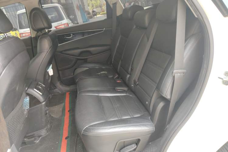 Used Kia Sorento 2015 Sorento L 2.4L Gasoline 4WD Elite Edition 7 Seats China IV Standard Left Rear Seat