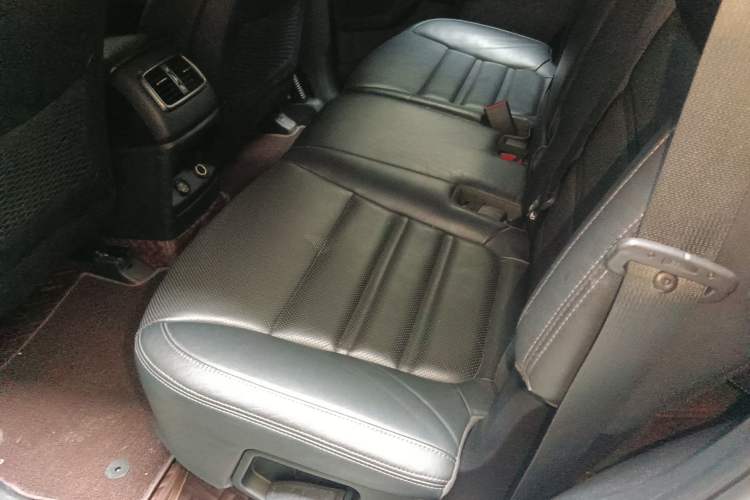 Used Kia Sorento 2015 Sorento L 2.2T Diesel 4WD Elite Edition 7 Seats China IV Standard Left Rear Seat
