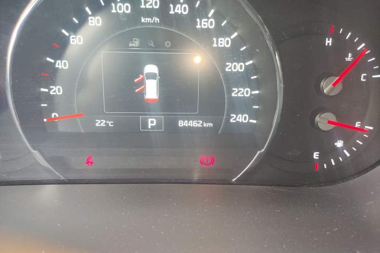Used Kia Sorento 2015 Sorento L 2.4L Gasoline 4WD Elite Edition 5 Seats China IV Standard Odometer Close Up