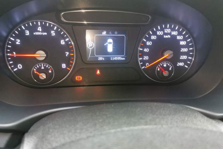 Used Kia Sorento 2015 Sorento L 2.4L Gasoline 4WD Sport Edition 5 Seats China IV Standard Odometer Close Up