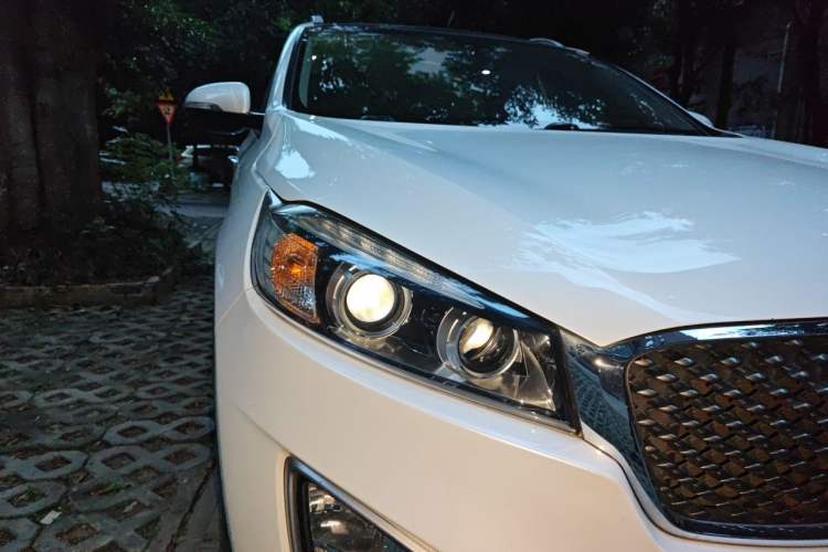 Used Kia Sorento 2015 Sorento L 2.4L Gasoline 4WD Elite Edition 7 Seats China IV Standard Right Front Headlight