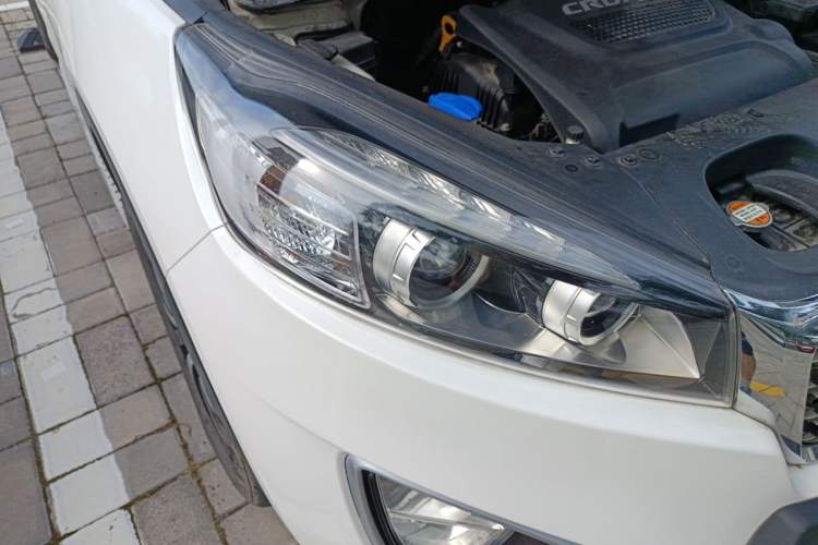 Used Kia Sorento 2015 Sorento L 2.2T Diesel 4WD Elite Edition 5 Seats China IV Standard Right Front Headlight
