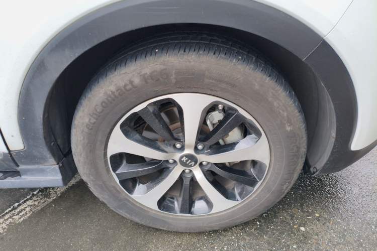 Used Kia Sorento 2015 Sorento L 2.4L Gasoline 4WD Elite Edition 5 Seats China IV Standard Right Front Wheel Hub