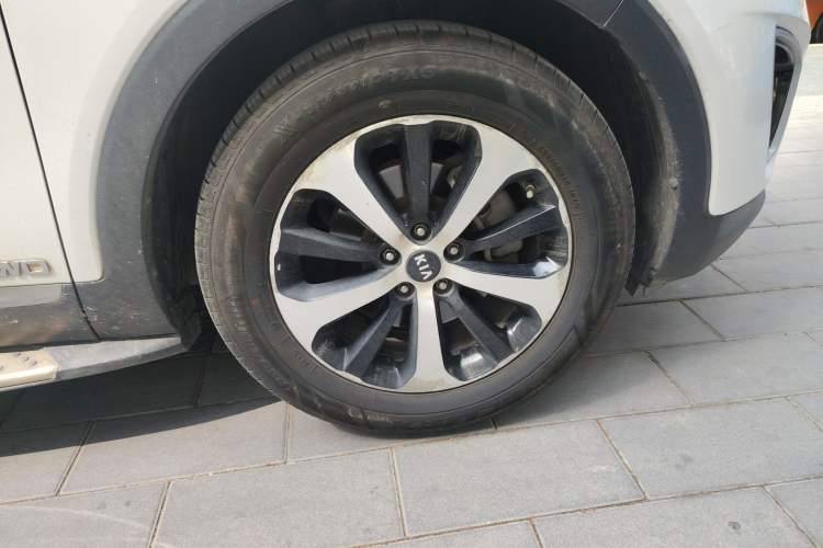 Used Kia Sorento 2015 Sorento L 2.4L Gasoline 4WD Elite Edition 7 Seats China IV Standard Right Front Wheel Hub