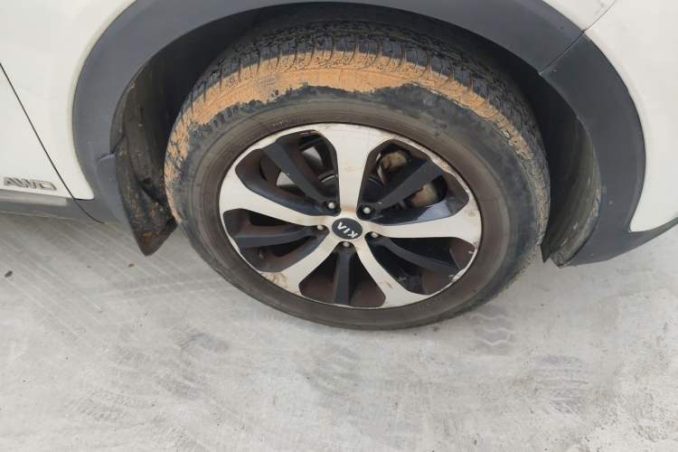 Used Kia Sorento 2015 Sorento L 2.4L Gasoline 4WD Sport Edition 5 Seats China IV Standard Right Front Wheel Hub