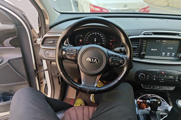 Used Kia Sorento 2015 Sorento L 2.4L Gasoline 4WD Elite Edition 7 Seats China V Emission Standard Steering Wheel