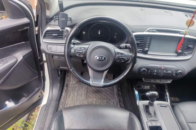 Used Kia Sorento 2015 Sorento L 2.2T Diesel 4WD Elite Edition 7 Seats China IV Standard Steering Wheel