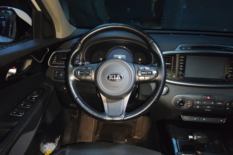 Used Kia Sorento 2015 Sorento L 2.4L Gasoline 4WD Elite Edition 7 Seats China IV Standard Steering Wheel