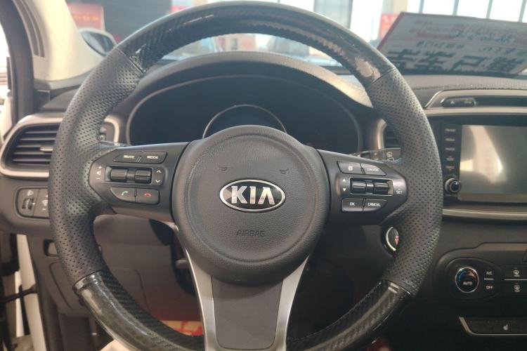 Used Kia Sorento 2015 Sorento L 2.4L Gasoline 4WD Elite Edition 7 Seats China IV Standard Steering Wheel