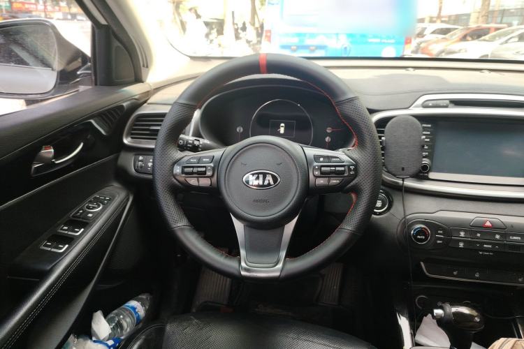 Used Kia Sorento 2015 Sorento L 2.4L Gasoline 4WD Elite Edition 7 Seats China IV Standard Steering Wheel