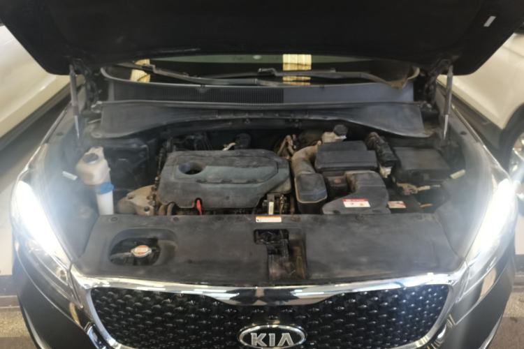 Used Kia Sorento 2016 Sorento L 2.4L Gasoline 4WD Custom Edition 7 Seats Emission Standard China V Engine Bay