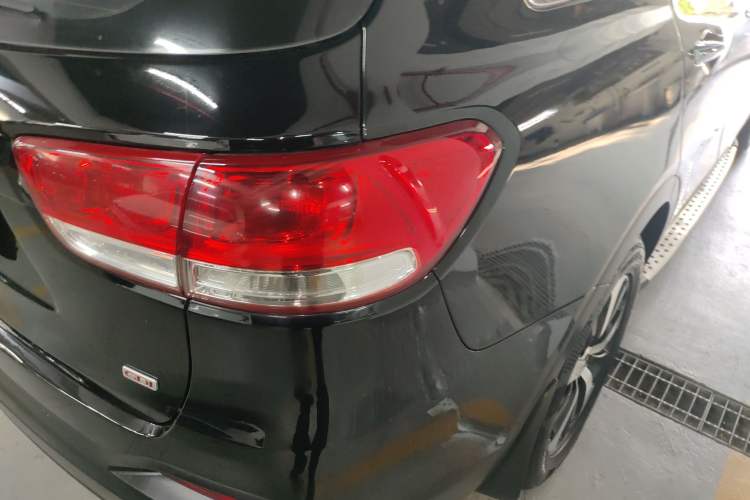 Used Kia Sorento 2016 Sorento L 2.4L Gasoline 4WD Custom Edition 7 Seats China IV Standard Exterior 3