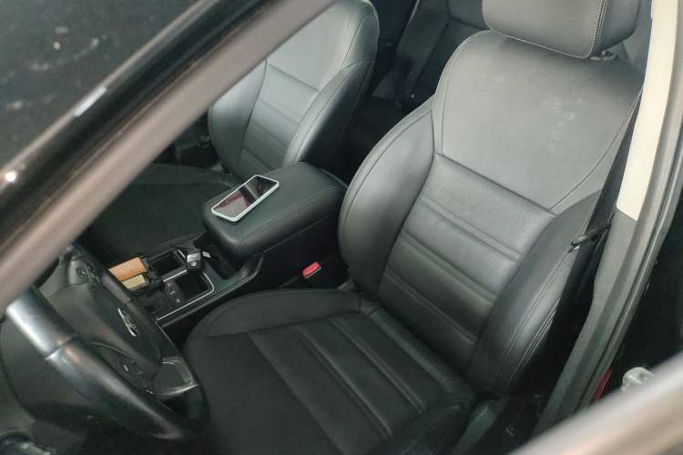 Used Kia Sorento 2016 Sorento L 2.4L Gasoline 4WD Custom Edition 7 Seats China IV Standard Left Front Seat