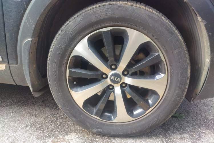 Used Kia Sorento 2016 Sorento L 2.2T Diesel 4WD Custom Edition 7 Seats China IV Standard Right Front Wheel Hub
